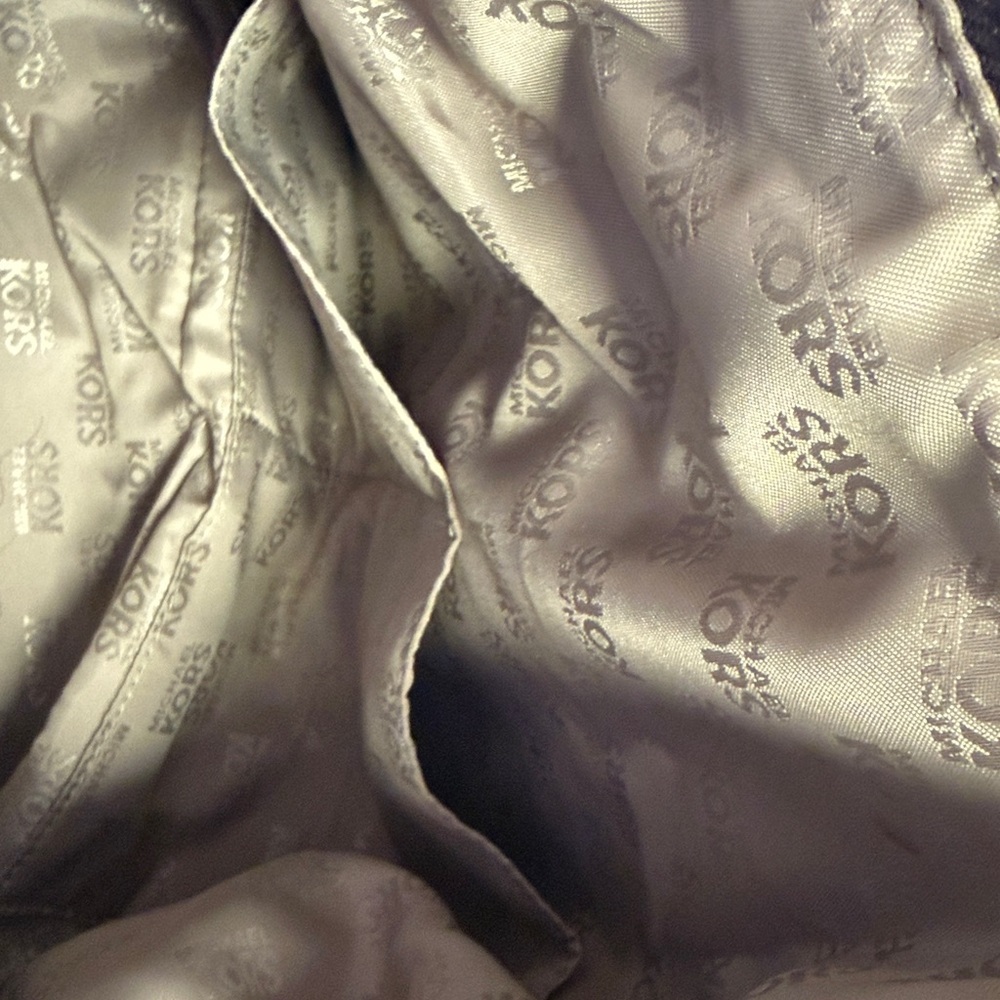 Michael Kors Brown Duffel “The Weekender” travel Bag - Picture 5 of 9